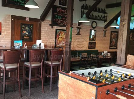 Pronájem - restaurace, 300 m²