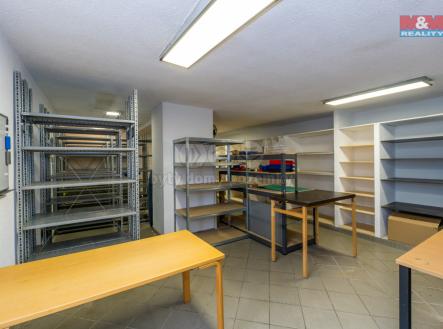 Pronájem - obchodní prostor, 161 m²