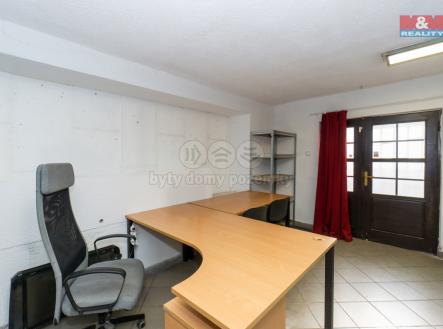 Pronájem - obchodní prostor, 161 m²