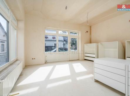 Pronájem - dům/vila, 184 m²