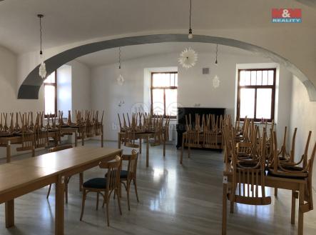 Pronájem - restaurace, 170 m²