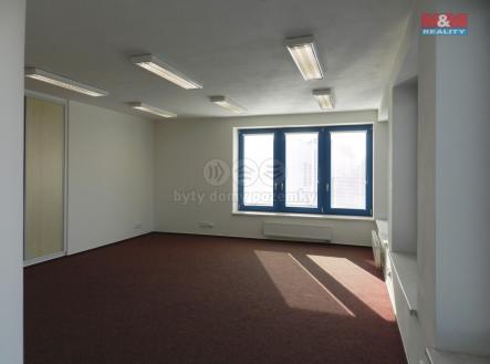 Pronájem kanceláře, 54 m²
