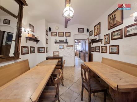Pronájem - restaurace, 141 m²