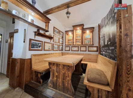 Pronájem - restaurace, 141 m²