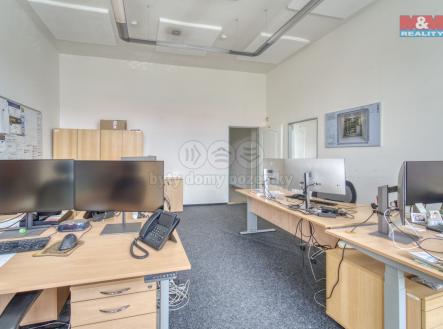 Pronájem kanceláře, 786 m²