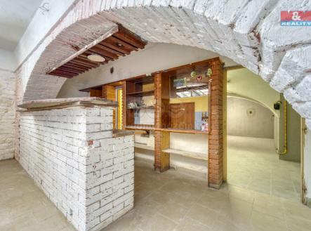 Pronájem - restaurace, 184 m²