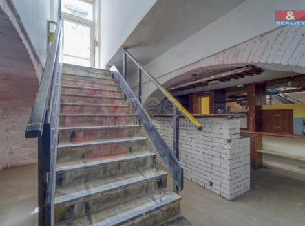 Pronájem - restaurace, 184 m²