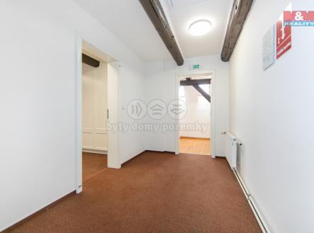 Pronájem - kanceláře, 93 m²