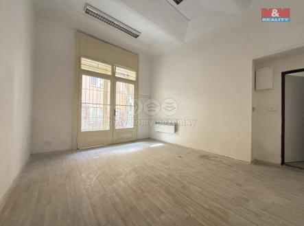 Pronájem - obchodní prostor, 18 m²