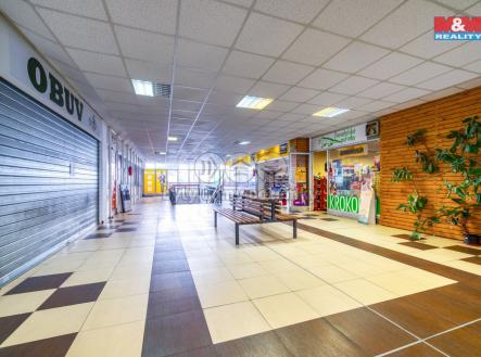 Pronájem - obchodní prostor, 187 m²