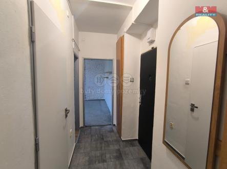 Pronájem bytu, 1+kk, 35 m²