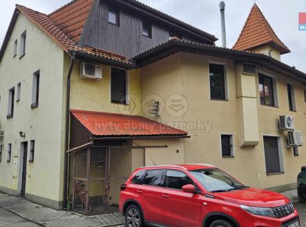 Pronájem - hotel, 2 806 m²