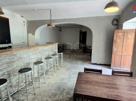 Pronájem - obchodní prostor, 157 m²