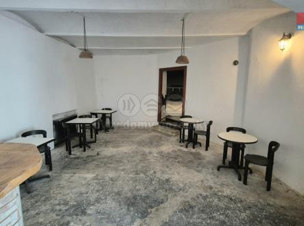 Pronájem - obchodní prostor, 157 m²