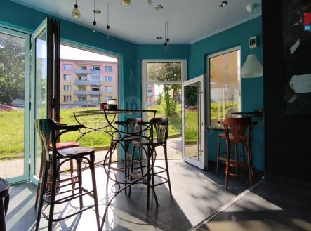 Prodej - obchodní prostor, 683 m²