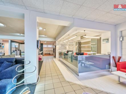 Pronájem obchodní prostor, 327 m²