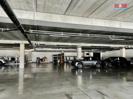 Pronájem - skladovací prostor, 900 m²