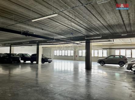 Pronájem - skladovací prostor, 900 m²