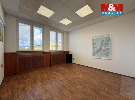 Pronájem kanceláře, 240 m²