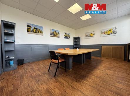 Pronájem kanceláře, 240 m²