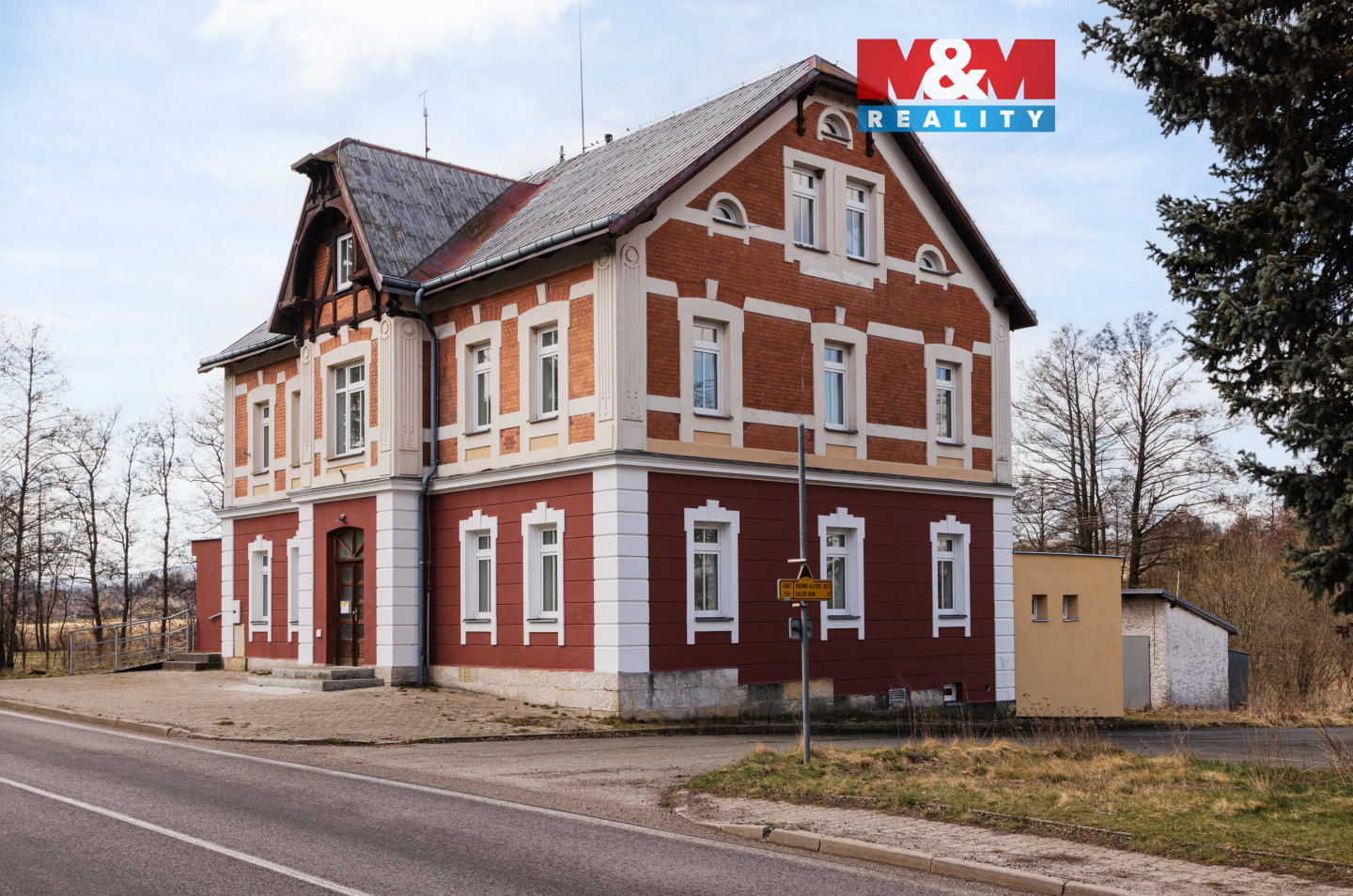 pohled na bytový dům