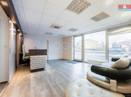 Pronájem - obchodní prostor, 168 m²