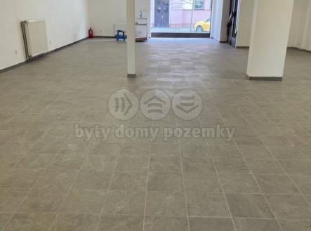 Pronájem - obchodní prostor, 147 m²