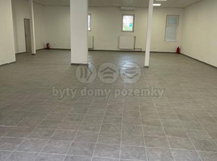 Pronájem - obchodní prostor, 147 m²