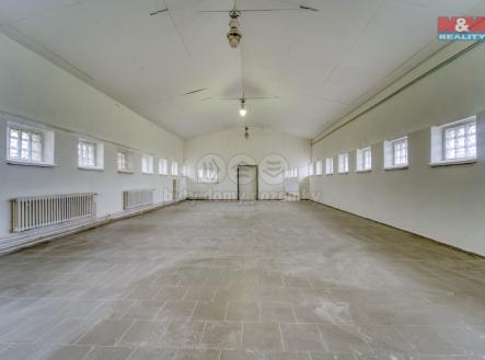 Pronájem - skladovací prostor, 436 m²