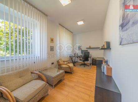 Pronájem - obchodní prostor, 192 m²
