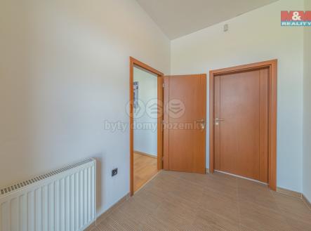 Pronájem - obchodní prostor, 192 m²