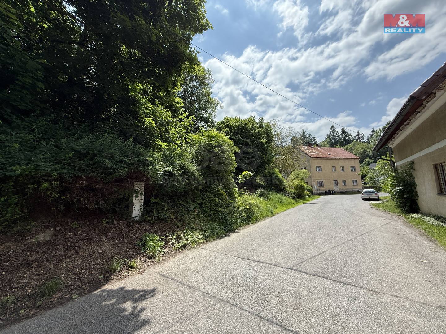 příjezdová komunikace