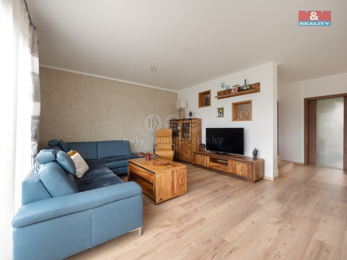 Obývací pokoj + kuchyně