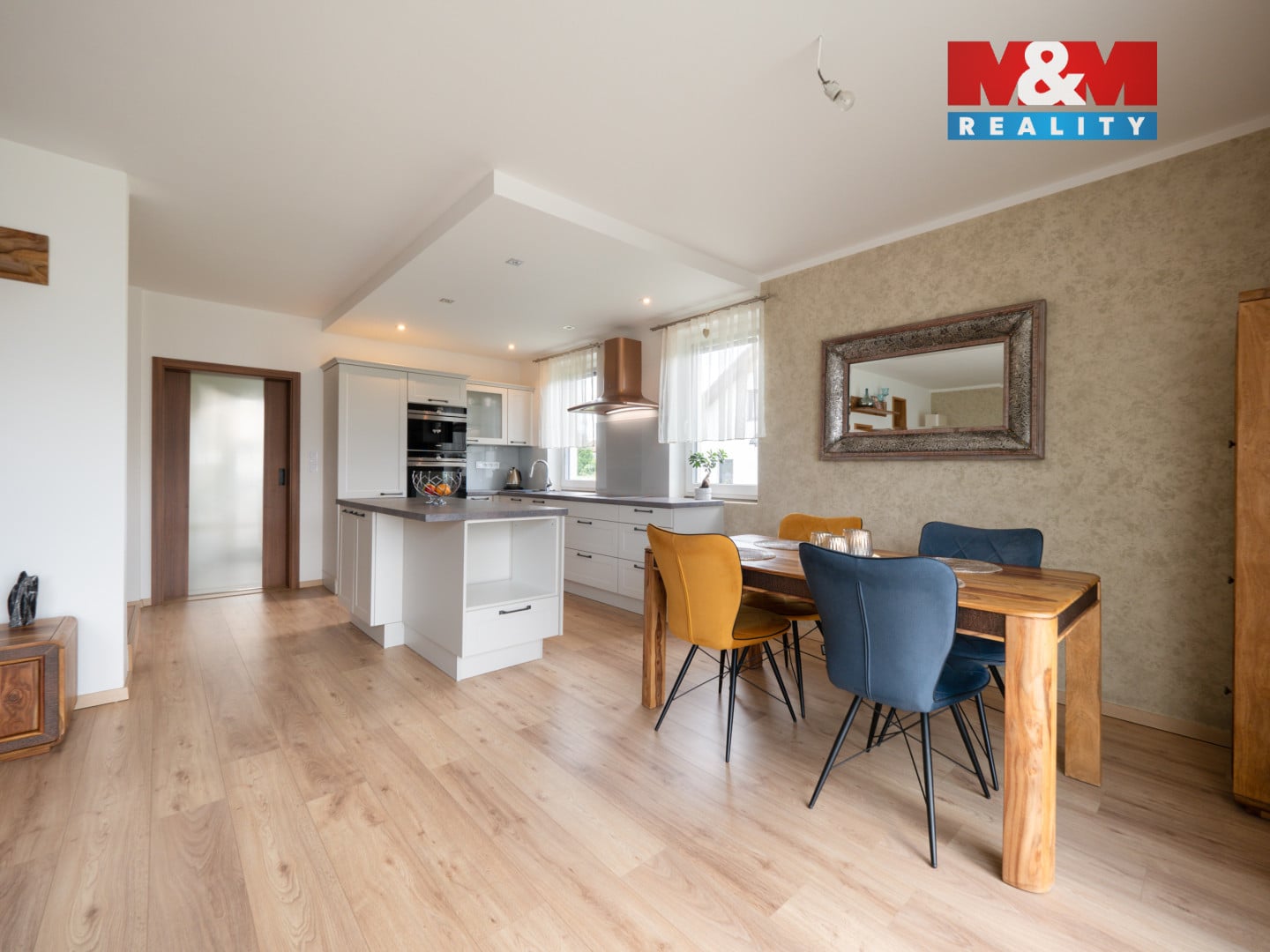 Obývací pokoj + kuchyně