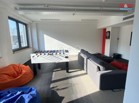 Pronájem kanceláře, 486 m²