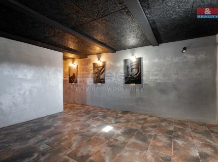Prodej - obchodní prostor, 250 m²
