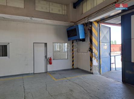 Pronájem - skladovací prostor, 622 m²