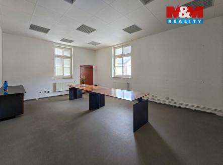 Pronájem kanceláře, 239 m²