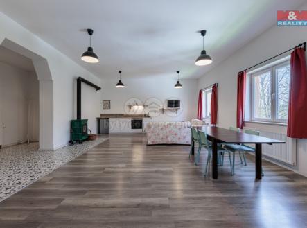 Prodej - hotel, 293 m²