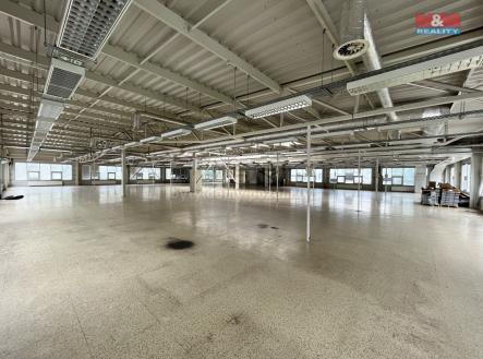 Pronájem skladovací prostor, 1 095 m²