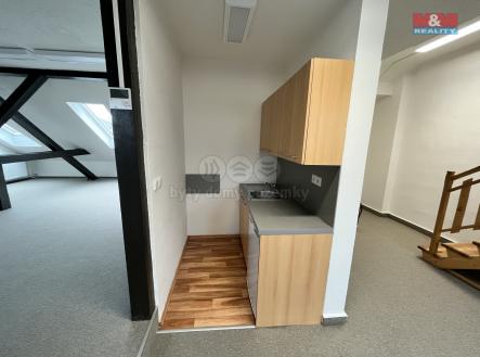 Pronájem kanceláře, 122 m²