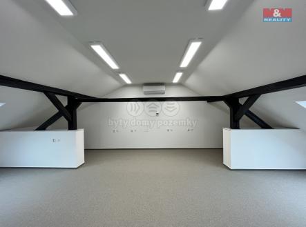 Pronájem kanceláře, 150 m²