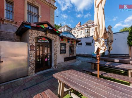 Pronájem - restaurace, 180 m²
