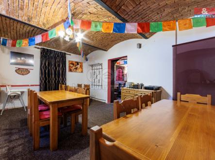 Pronájem - restaurace, 180 m²
