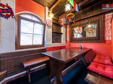 Pronájem - restaurace, 180 m²