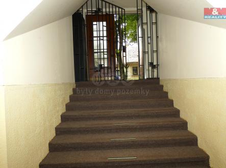 Pronájem - obchodní prostor, 394 m²