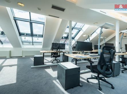 Pronájem kanceláře, 194 m²