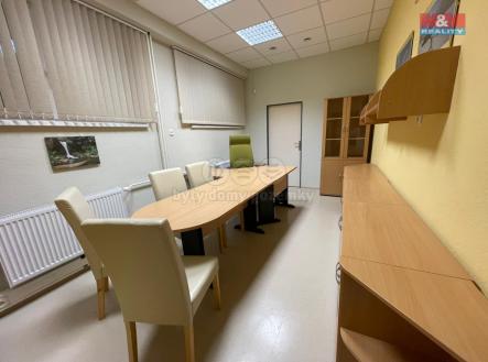 Pronájem - obchodní prostor, 106 m²