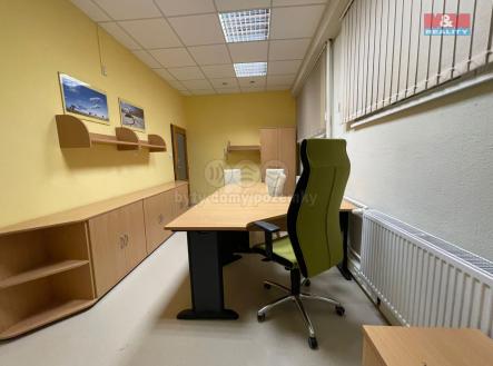 Pronájem - obchodní prostor, 106 m²