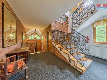 Prodej hotel, 1 000 m²